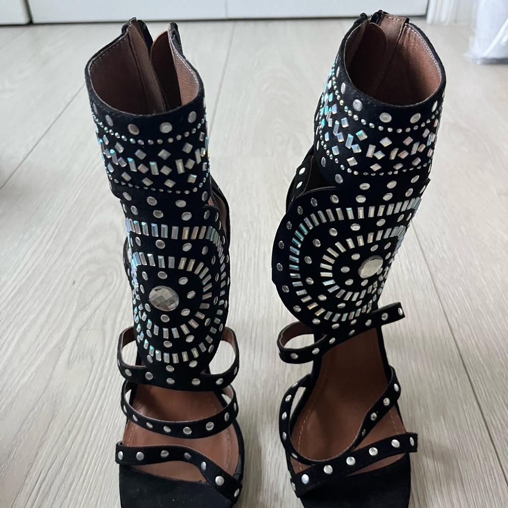 Elegant Black and Silver Women's Sandals
